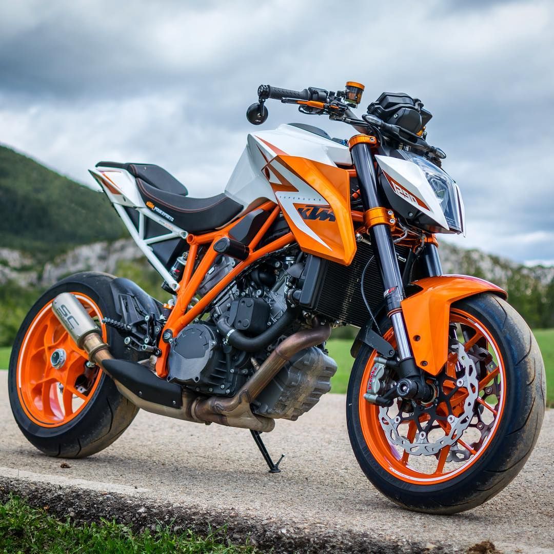 KTM Duke 125 Wallpaper