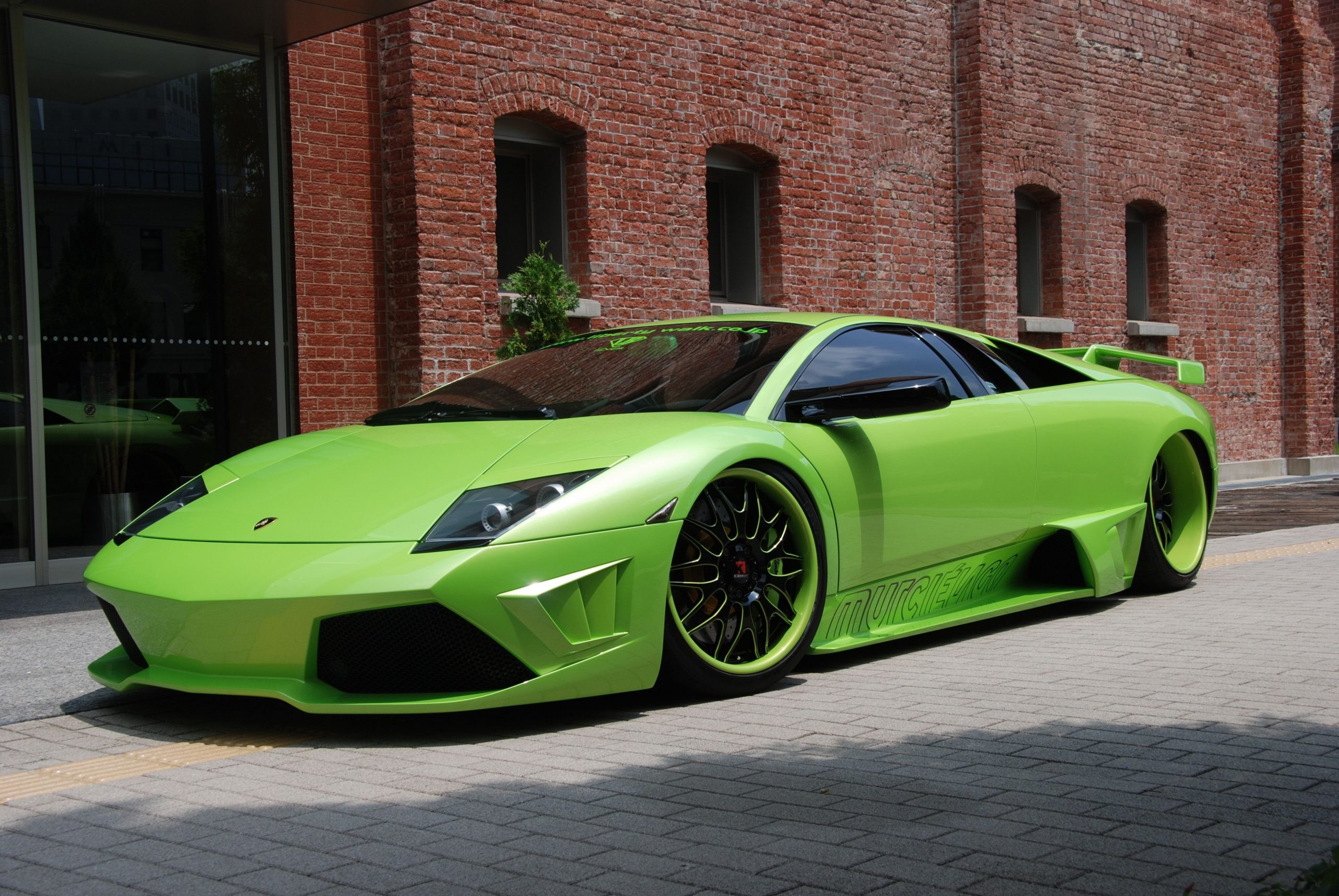 Автомобили Lamborghini в наличии